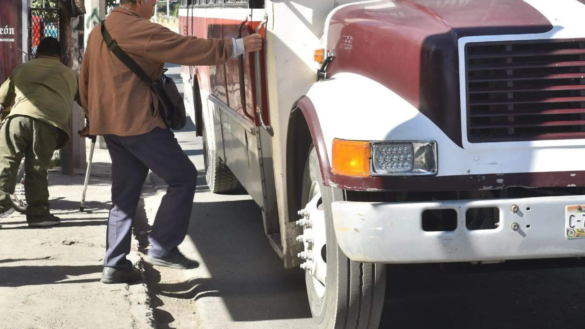 04 Renovación de autobuses del transporte urbano frenada